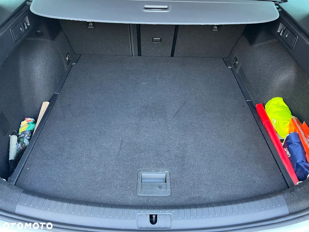 Seat Leon 1.5 eTSI Xcellence DSG - 17