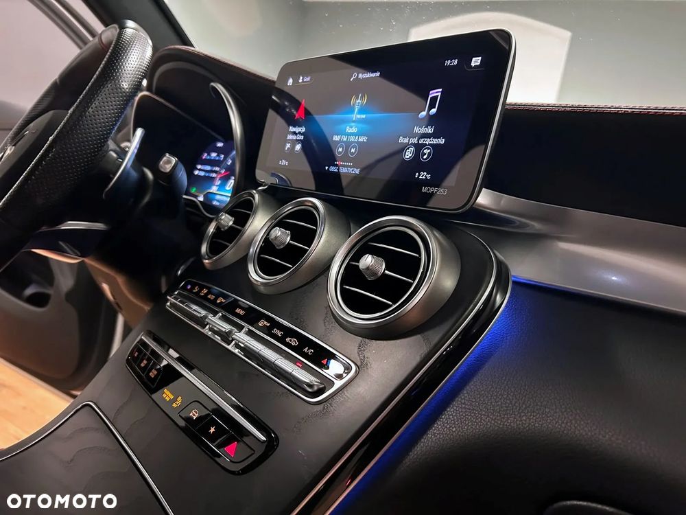 Mercedes-Benz GLC - 30