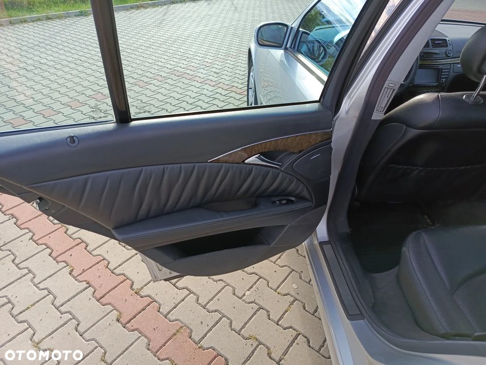 Mercedes-Benz Klasa E 270 CDI Avantgarde - 17