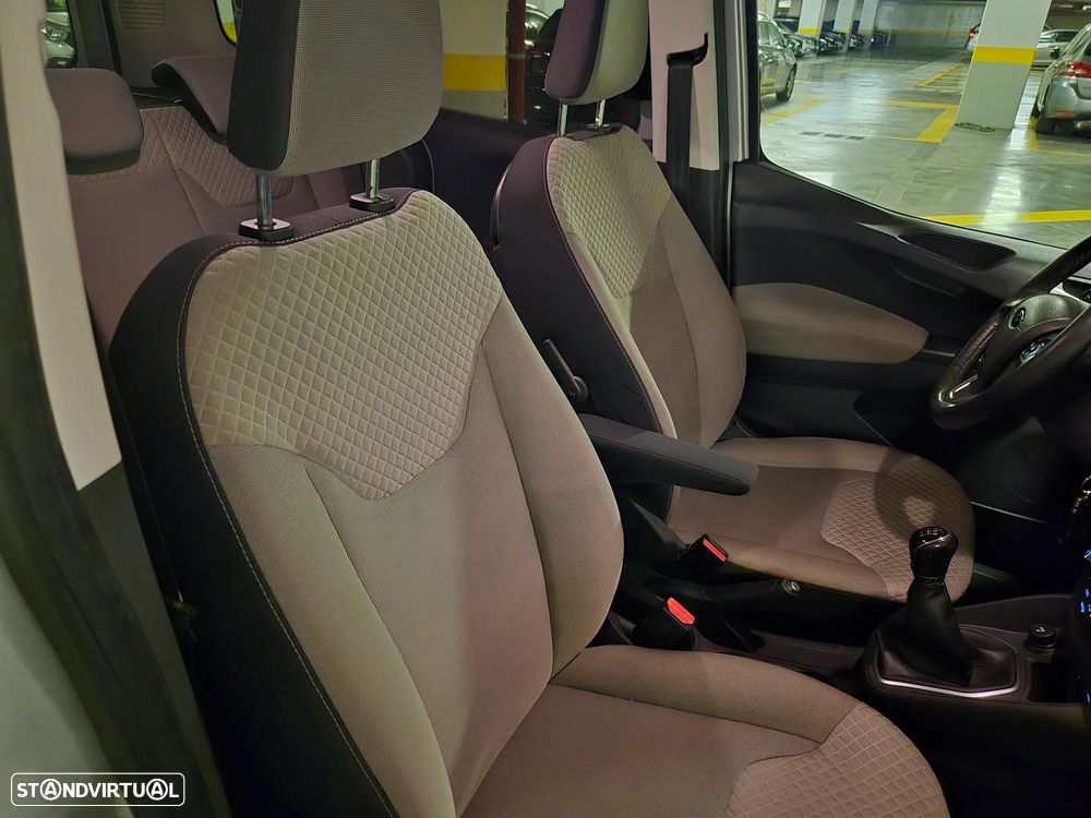 Ford Tourneo Courier 1.0 EcoBoost Titanium - 35