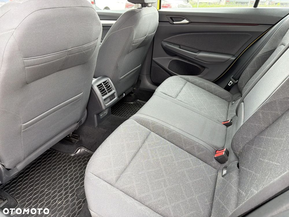 Volkswagen Golf 1.0 TSI Life - 12
