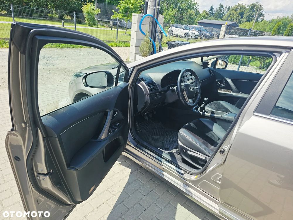 Toyota Avensis 1.8 Prestige - 13