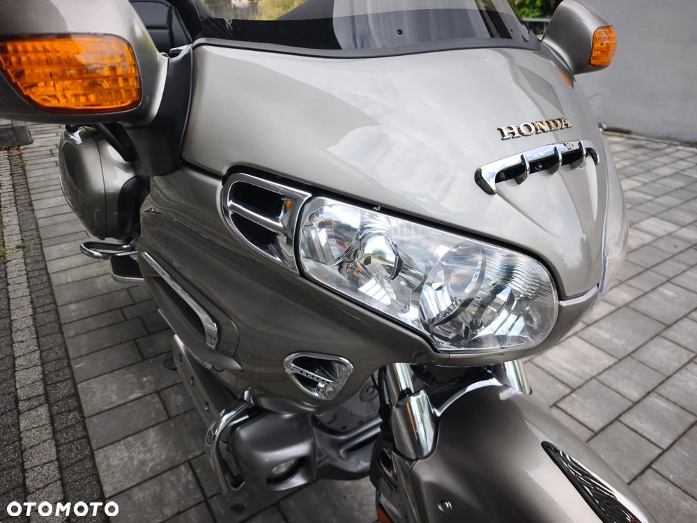 Honda GL - 28