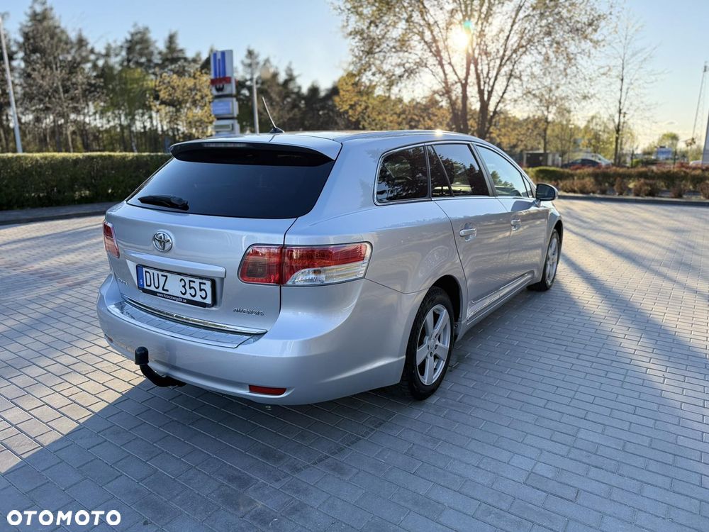 Toyota Avensis - 31