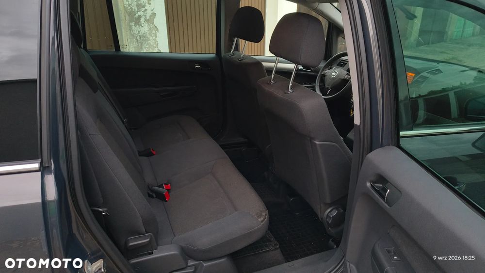 Opel Zafira - 17