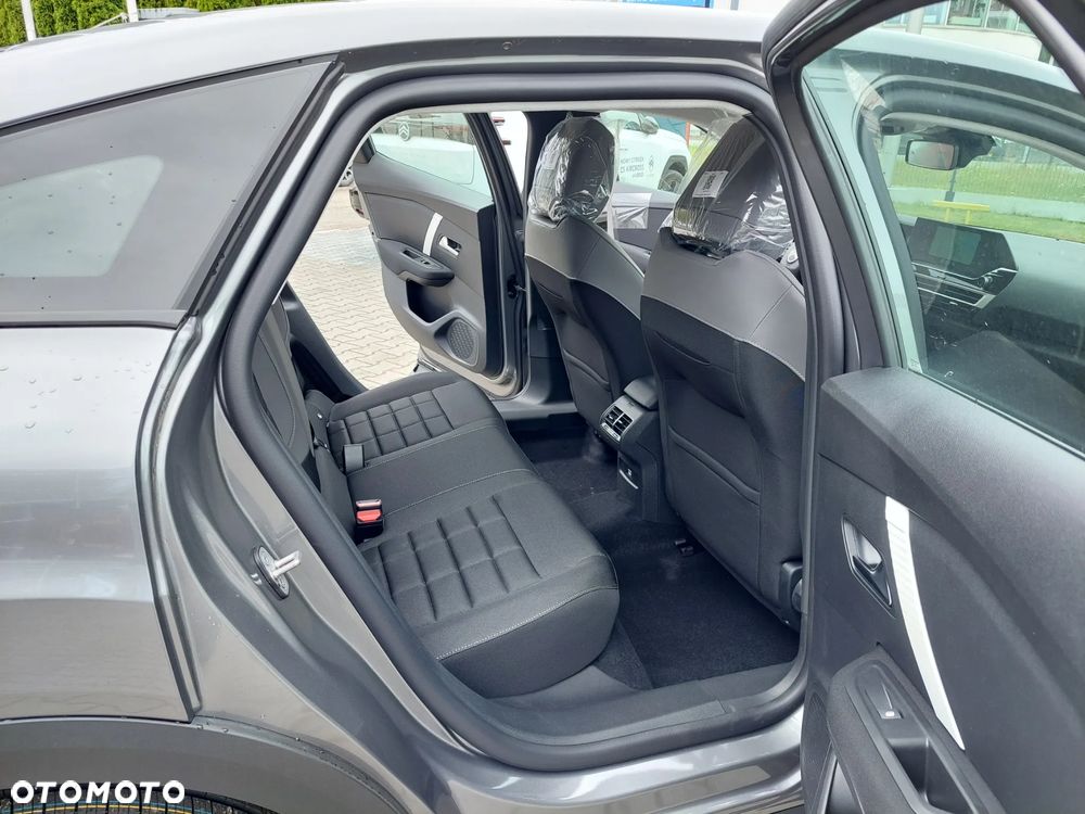 Citroën C4 1.2 mHEV Plus eDCT6 - 32