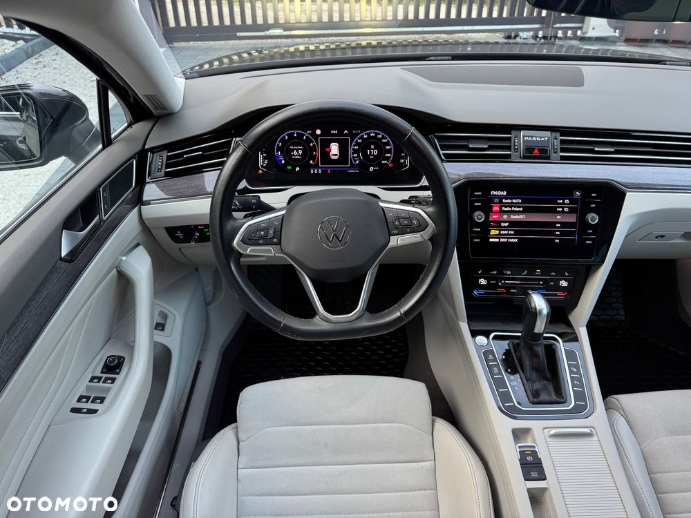Volkswagen Passat 2.0 TSI Elegance DSG - 17