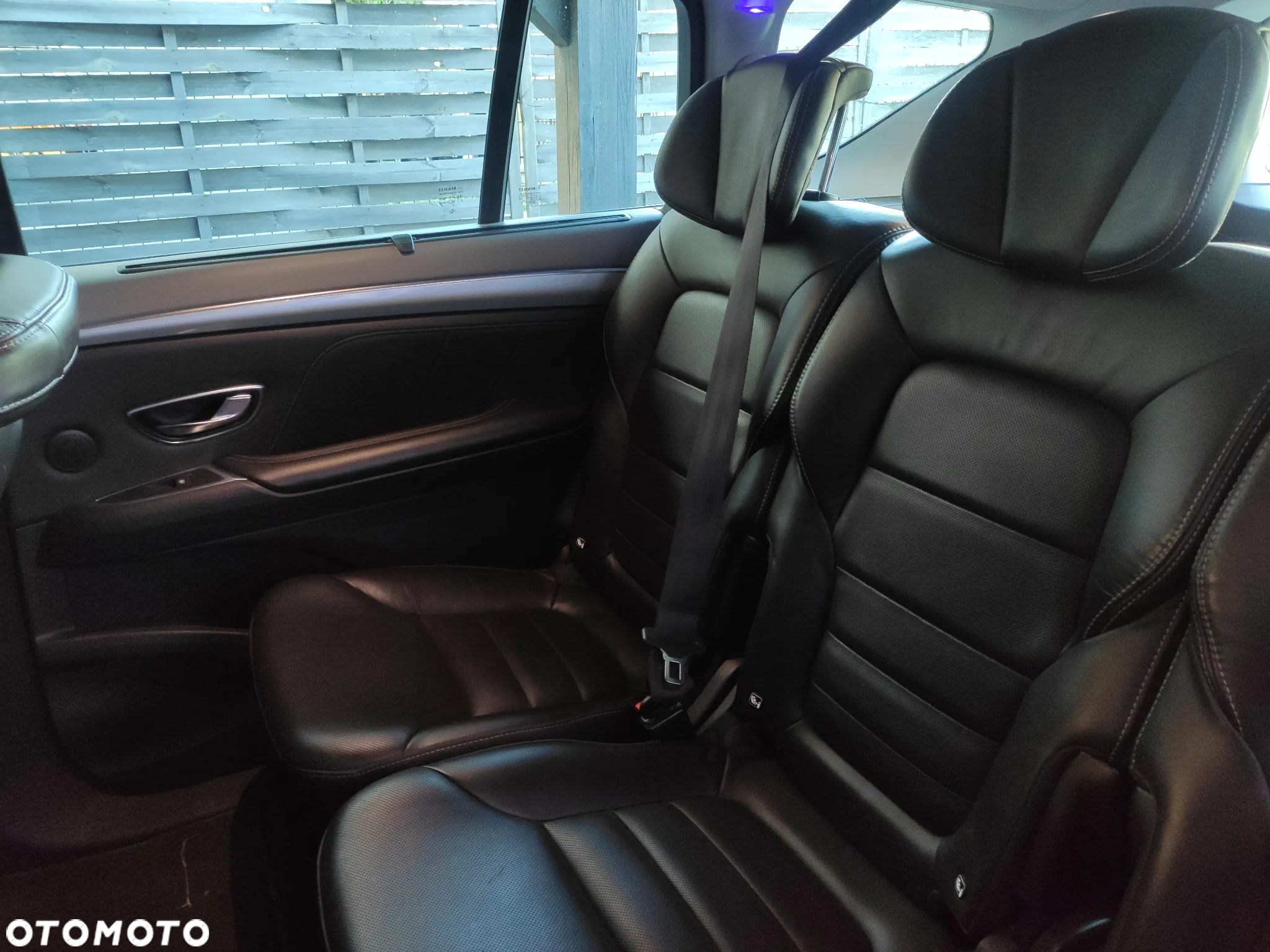 Renault Espace 1.6 dCi Energy Initiale Paris EDC 7os - 14