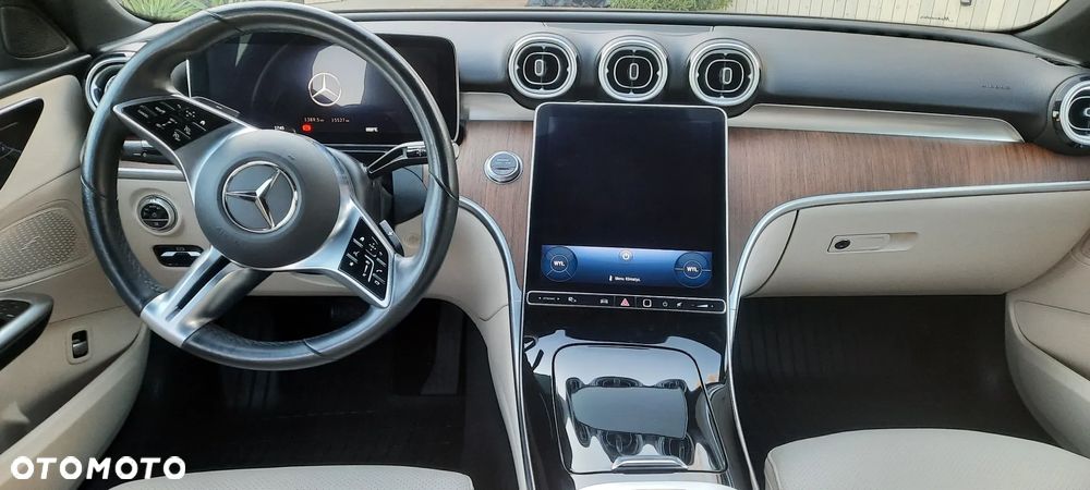 Mercedes-Benz Klasa C 300 4Matic 9G-TRONIC Exclusive - 4