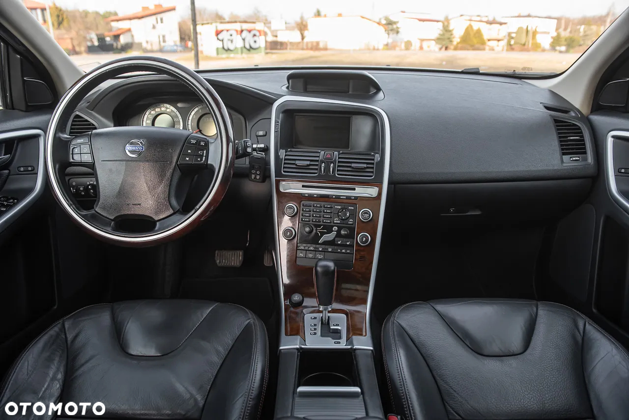 Volvo XC 60 T6 AWD Momentum - 25