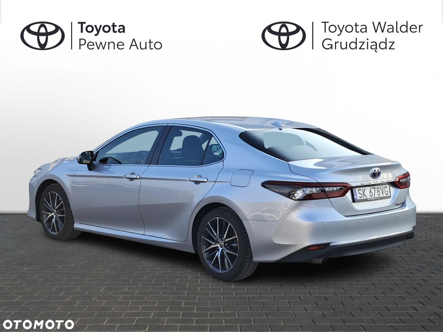Toyota Camry - 3