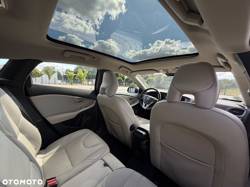 Volvo V40 D2 - 8