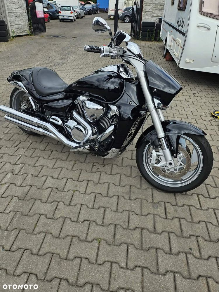 Suzuki Intruder - 3