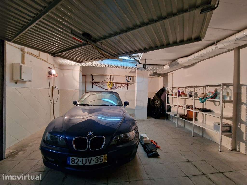 Garagem/Box com luz - Praça do Brasil - Junto ao terminal de transp... - Grande imagem: 4/6