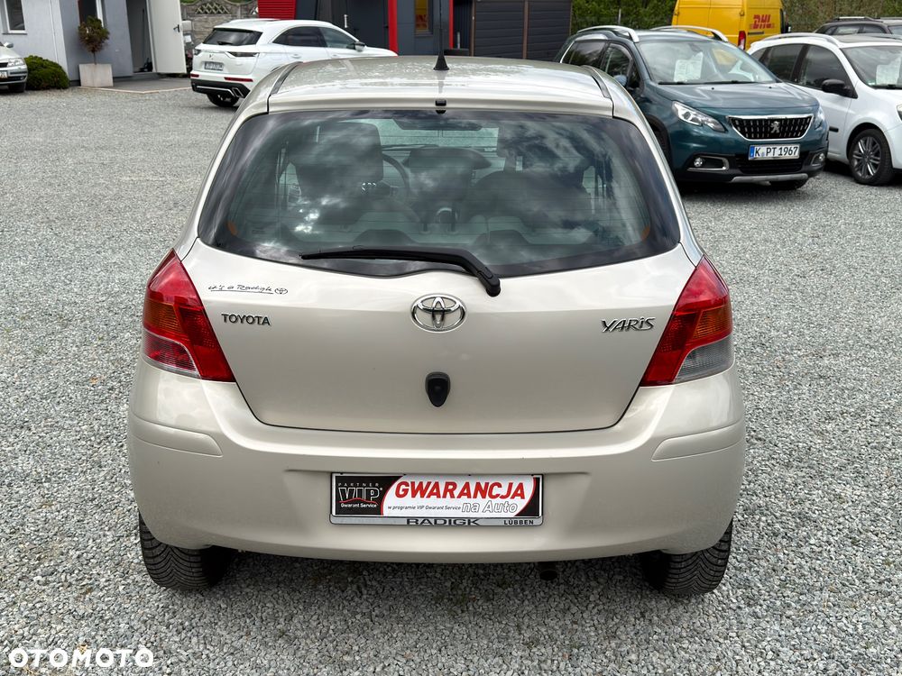 Toyota Yaris 1.33 Prestige - 8