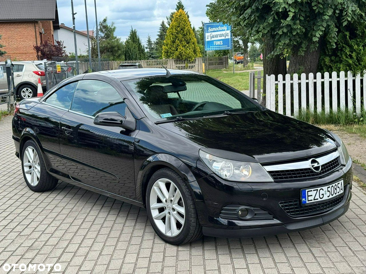 Opel Astra GTC 1.6 Cosmo - 3