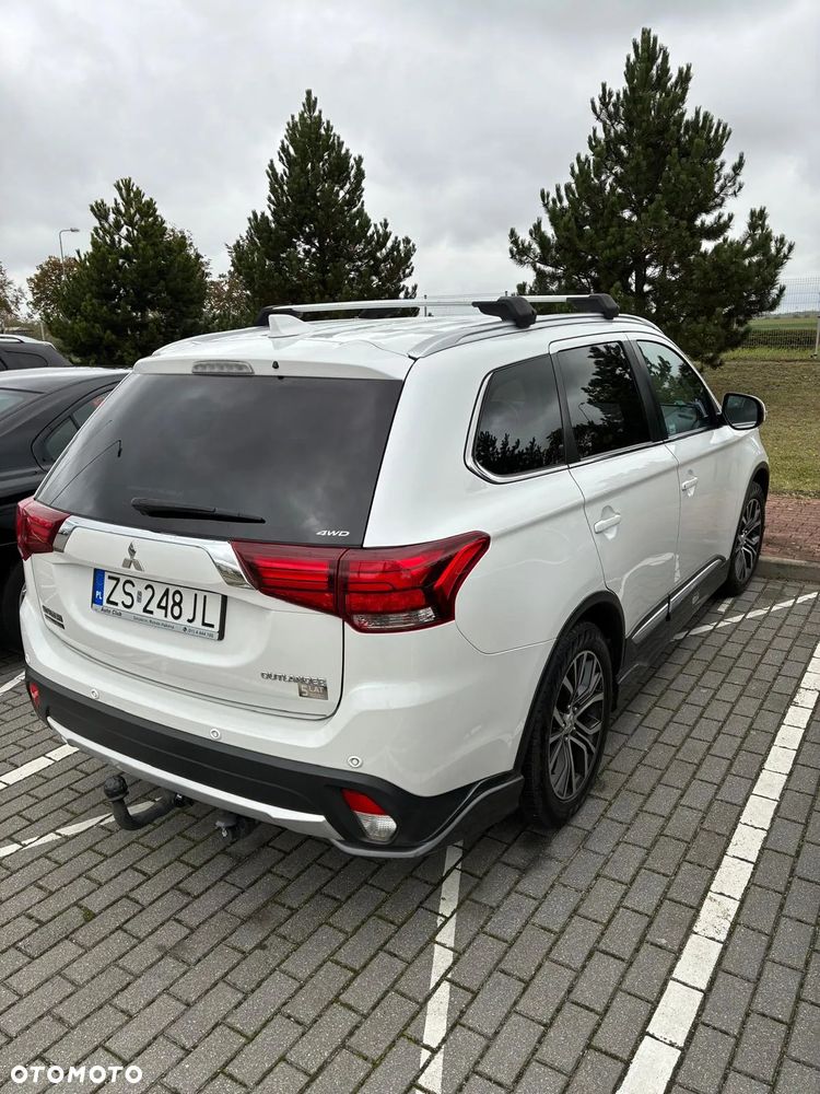 Mitsubishi Outlander 2.0 Instyle Navi 4WD CVT - 2