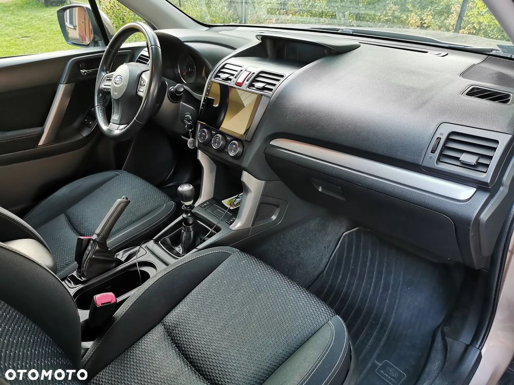 Subaru Forester 2.0D Exclusive - 10
