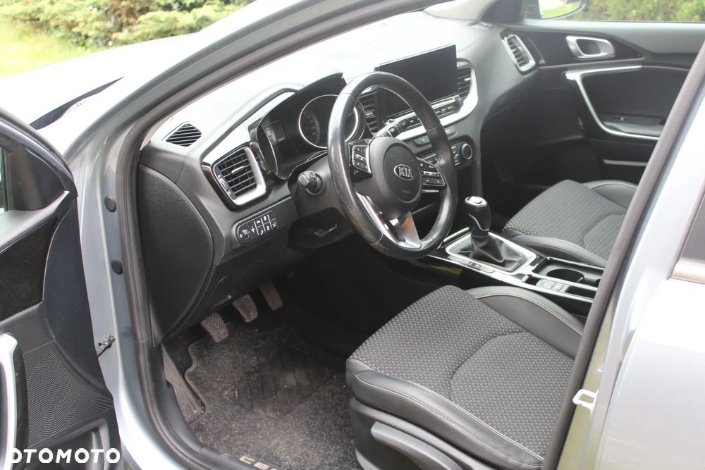 Kia XCeed 1.6 CRDi SCR L Business Line - 6