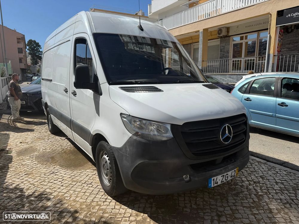 Mercedes-Benz Sprinter - 1