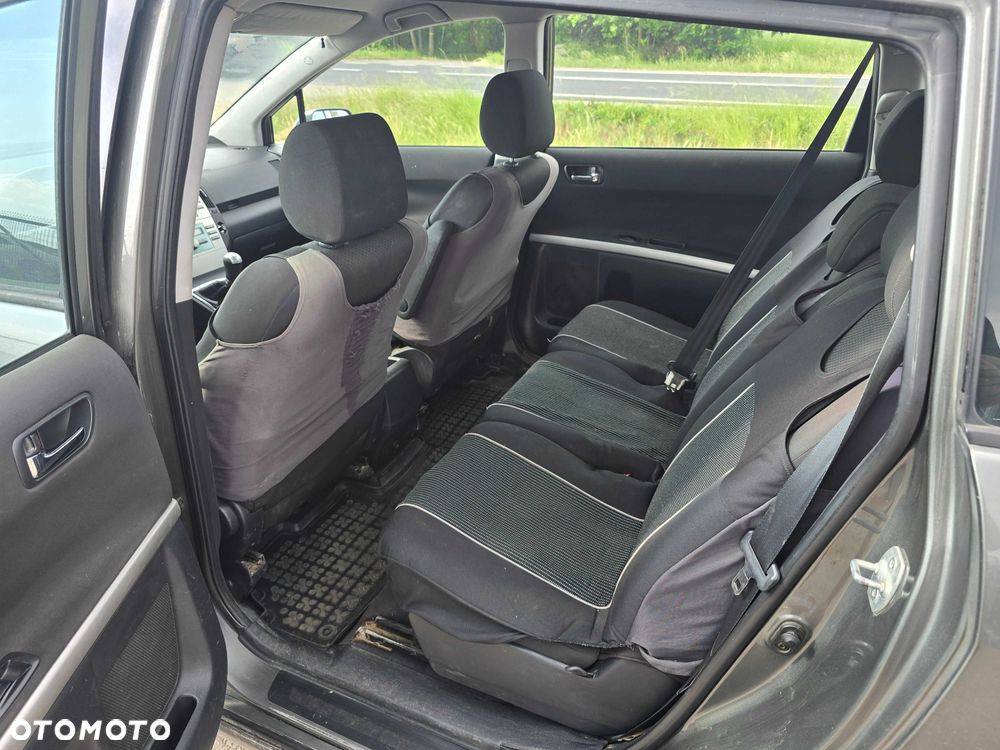 Toyota Corolla Verso - 6