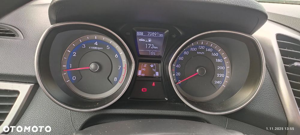 Hyundai i30 1.4 Classic + - 17