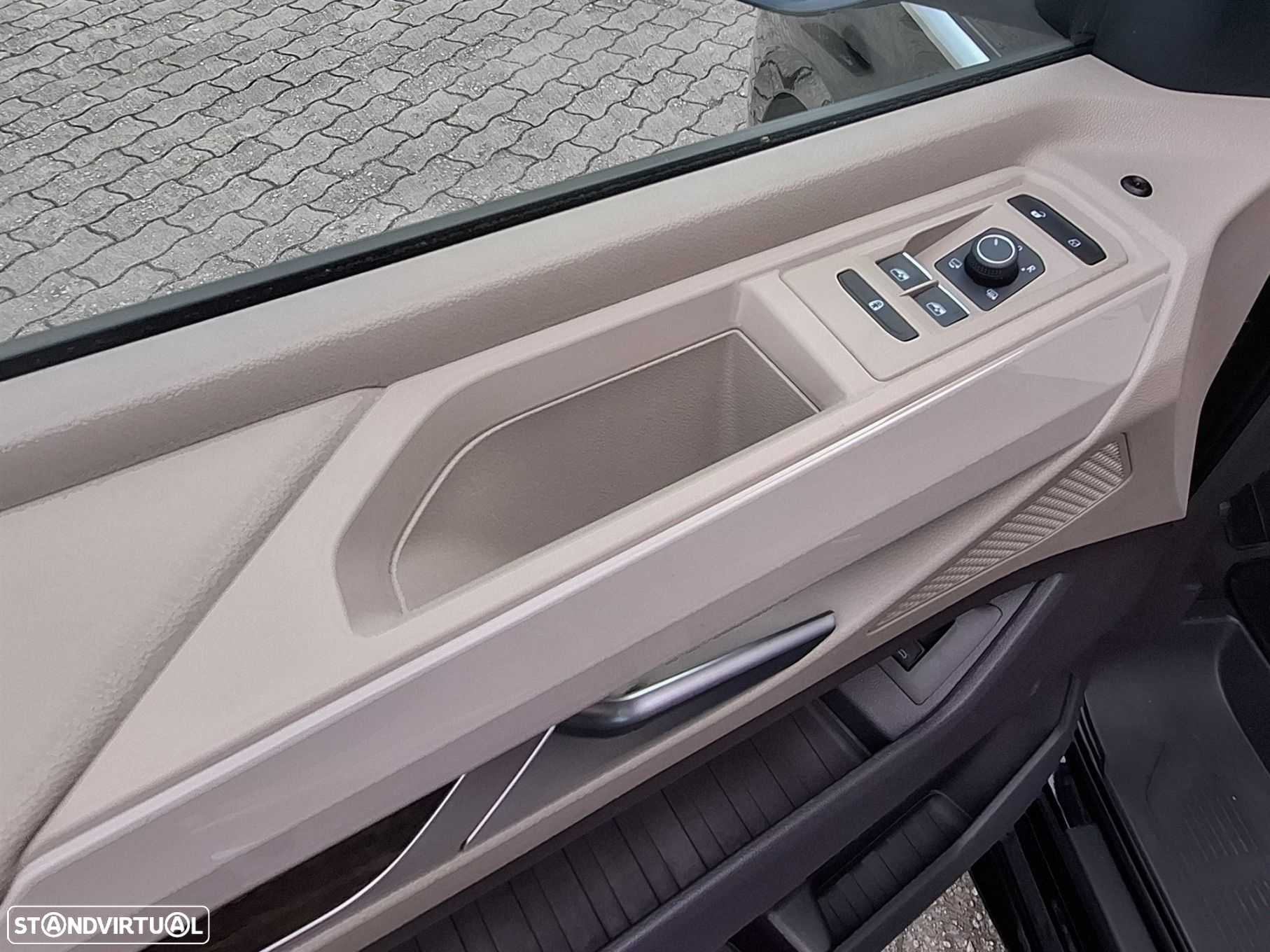 VW Multivan 2.0 TDI Style Longa DSG - 13