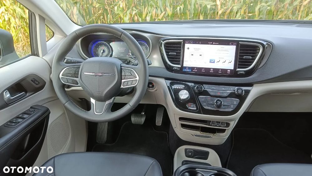 Chrysler Pacifica - 18