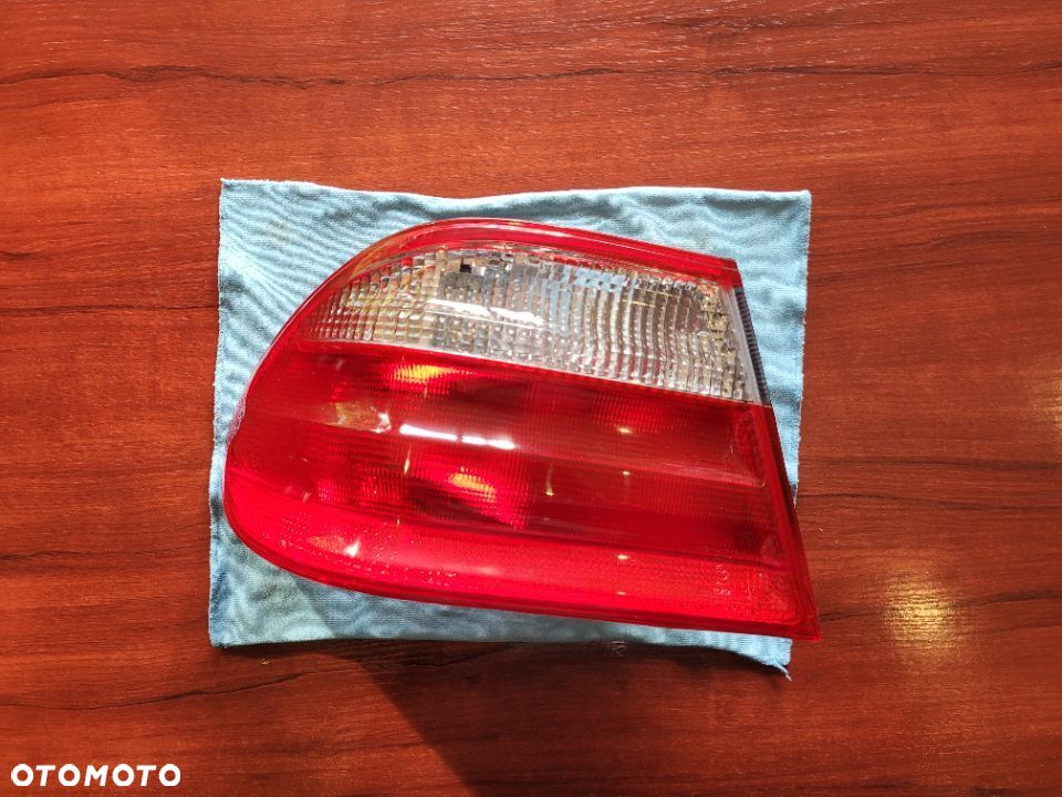 Mercedes E klasa w211 kombi Lampa lewy tył tylna lewa NOWA EUROPA - 1