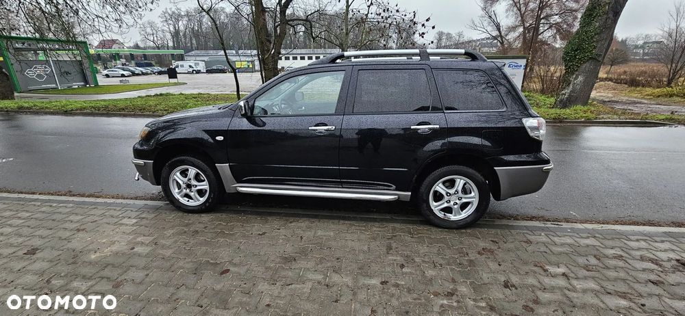 Mitsubishi Outlander 2.0 4WD Invite - 8