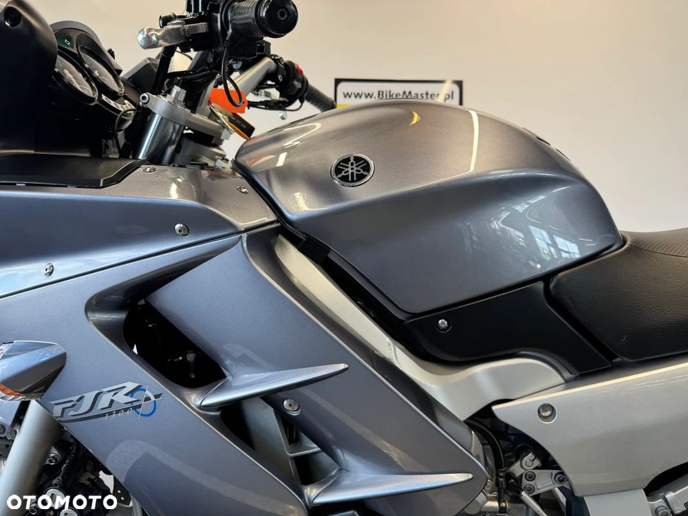 Yamaha FJR - 22