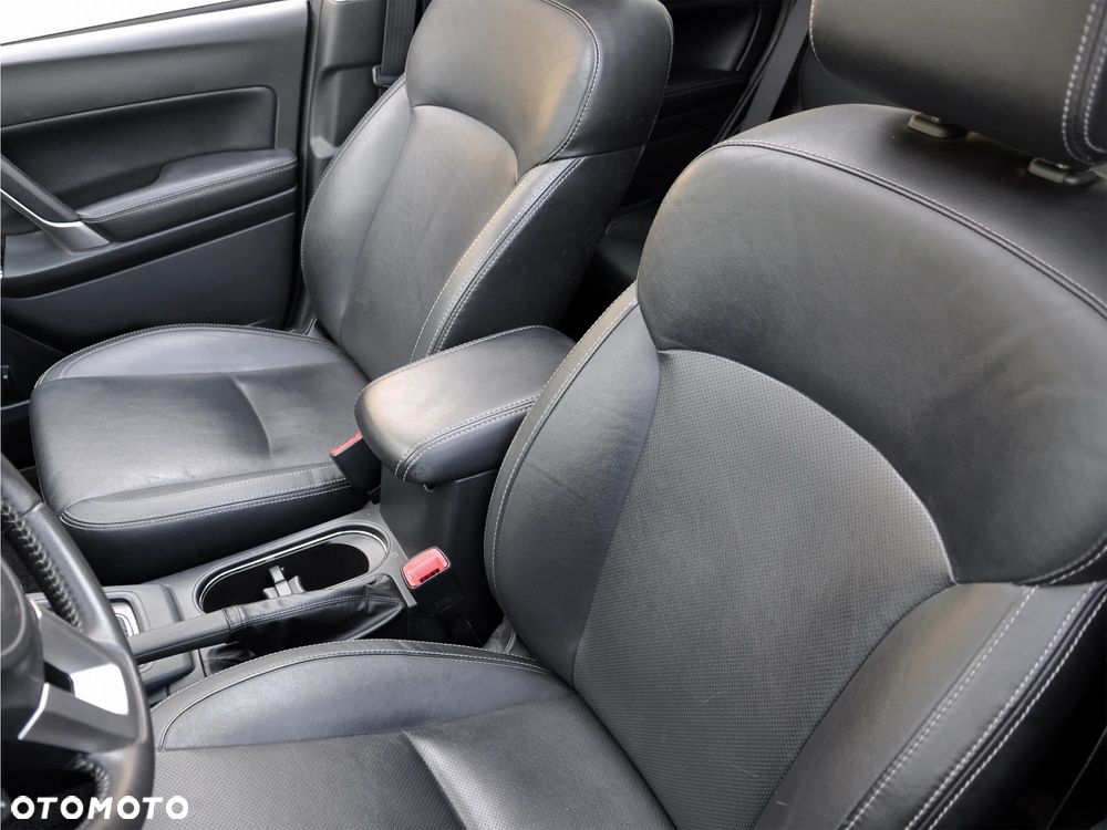 Subaru Forester 2.0 XT Platinum Lineartronic - 19