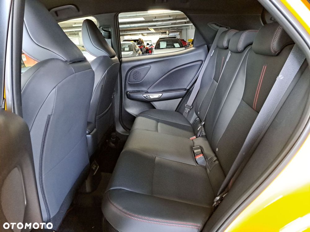 Lexus LBX 1.5 Hybrid Emotion - 13