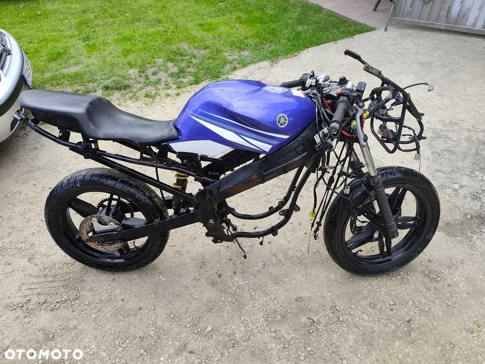 Yamaha TZR - 1