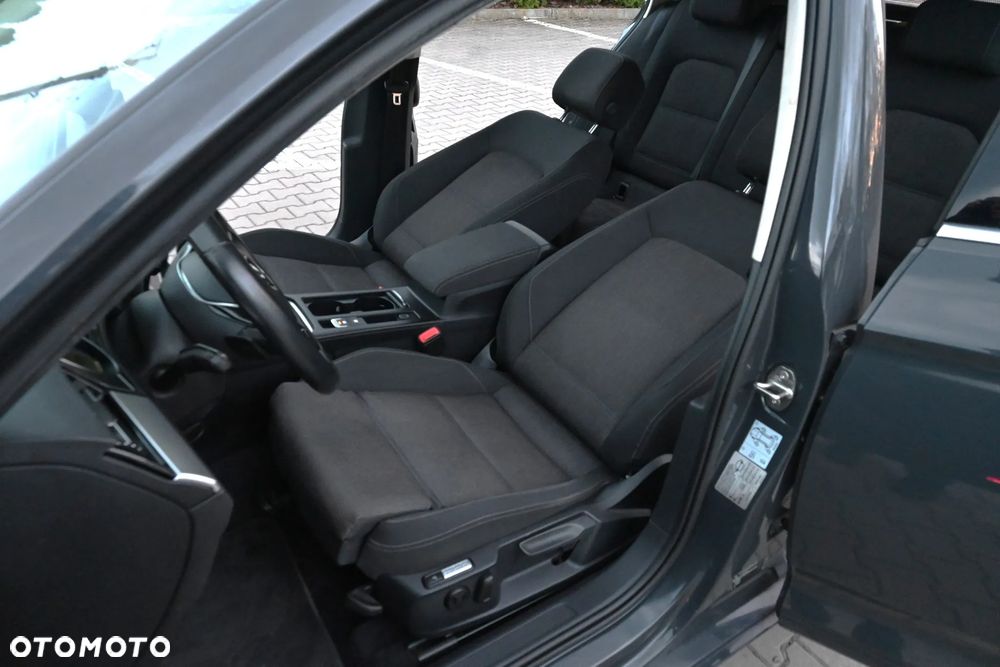 Volkswagen Passat 2.0 TDI SCR DSG Elegance - 27