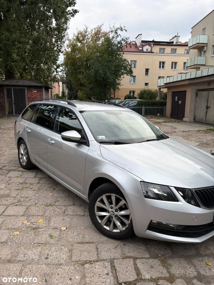Skoda Octavia 1.6 TDI Style DSG - 1