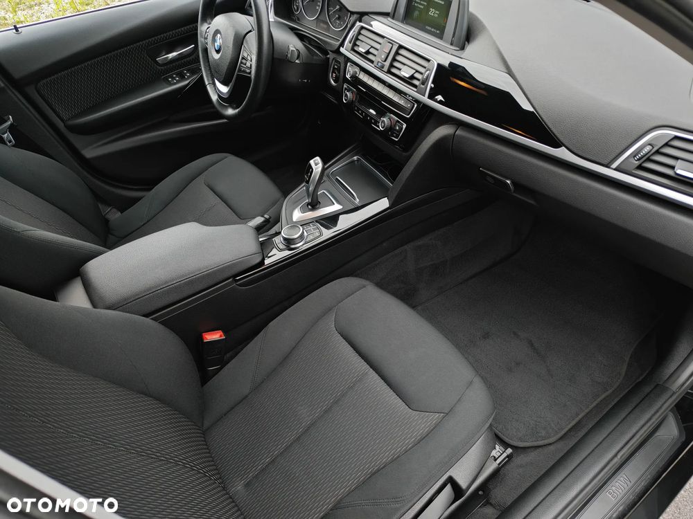 BMW Seria 3 320d Advantage - 38