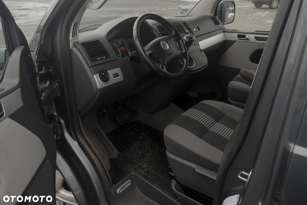 Volkswagen Multivan - 20