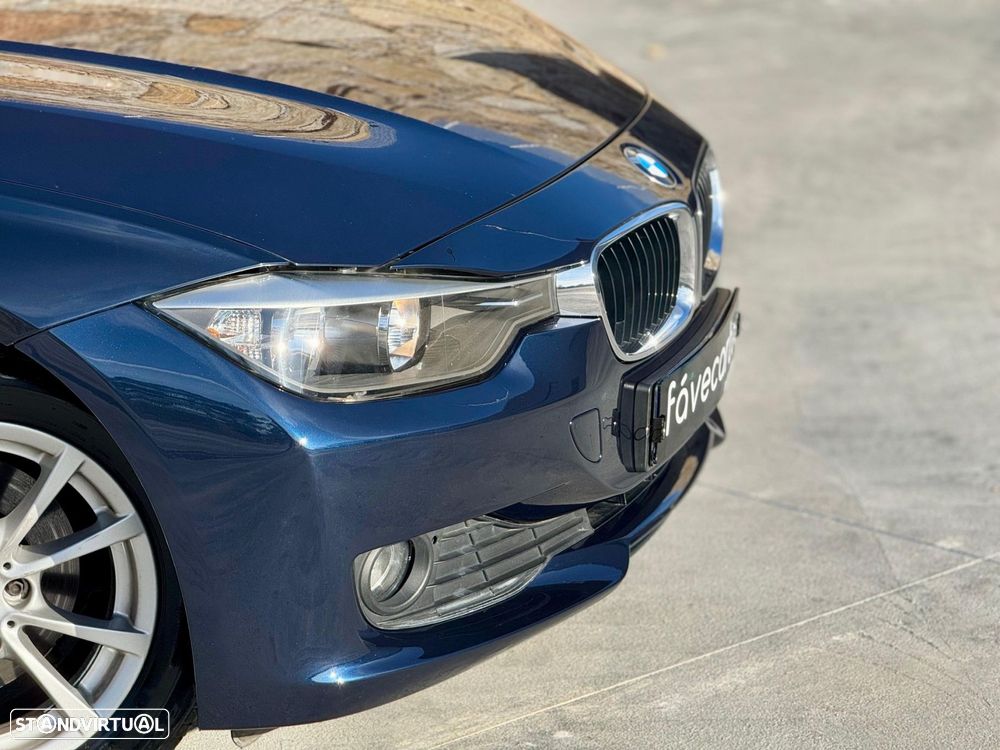 BMW 318 d Touring Auto - 38