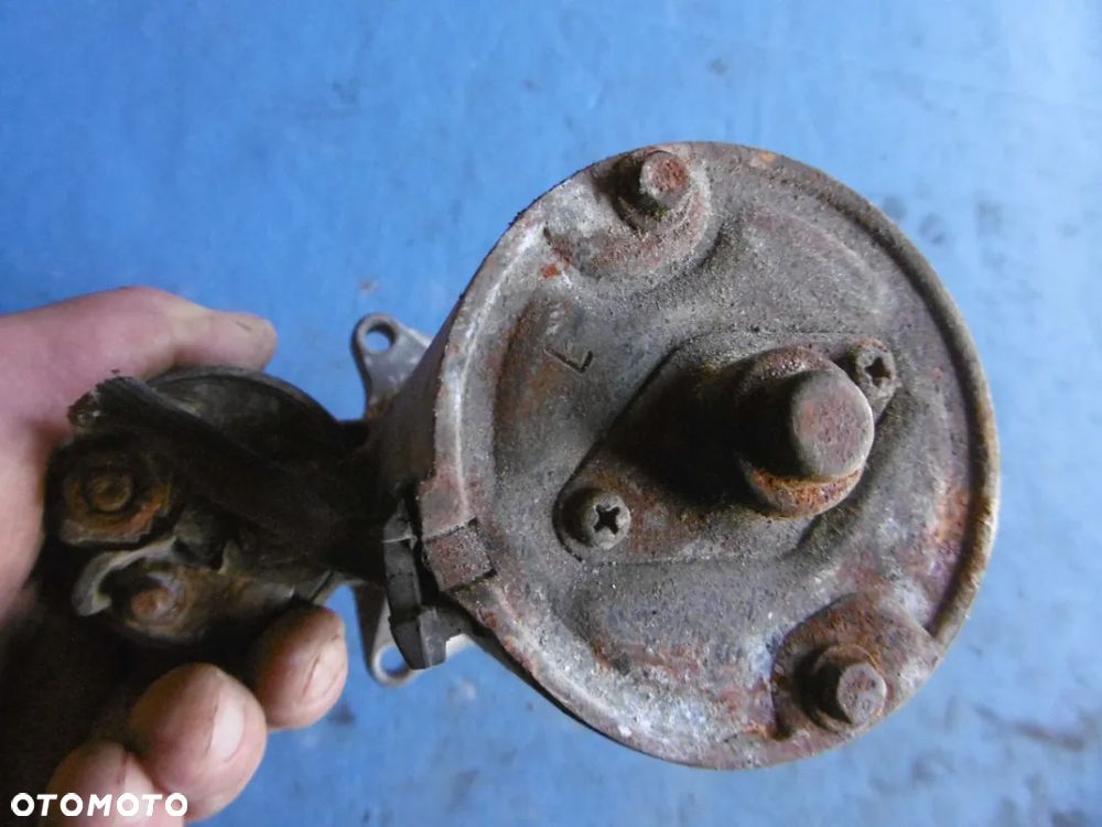 ROZRUSZNIK VW T4 2.4 1.9 D - 5