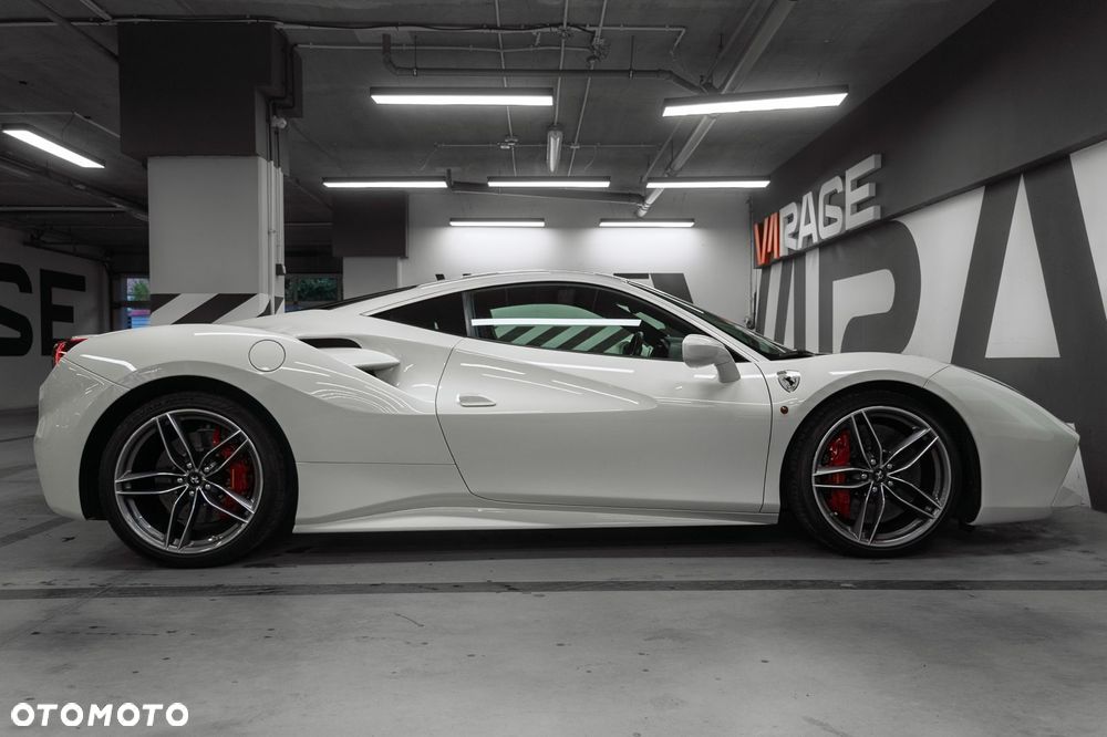 Ferrari 488 - 10