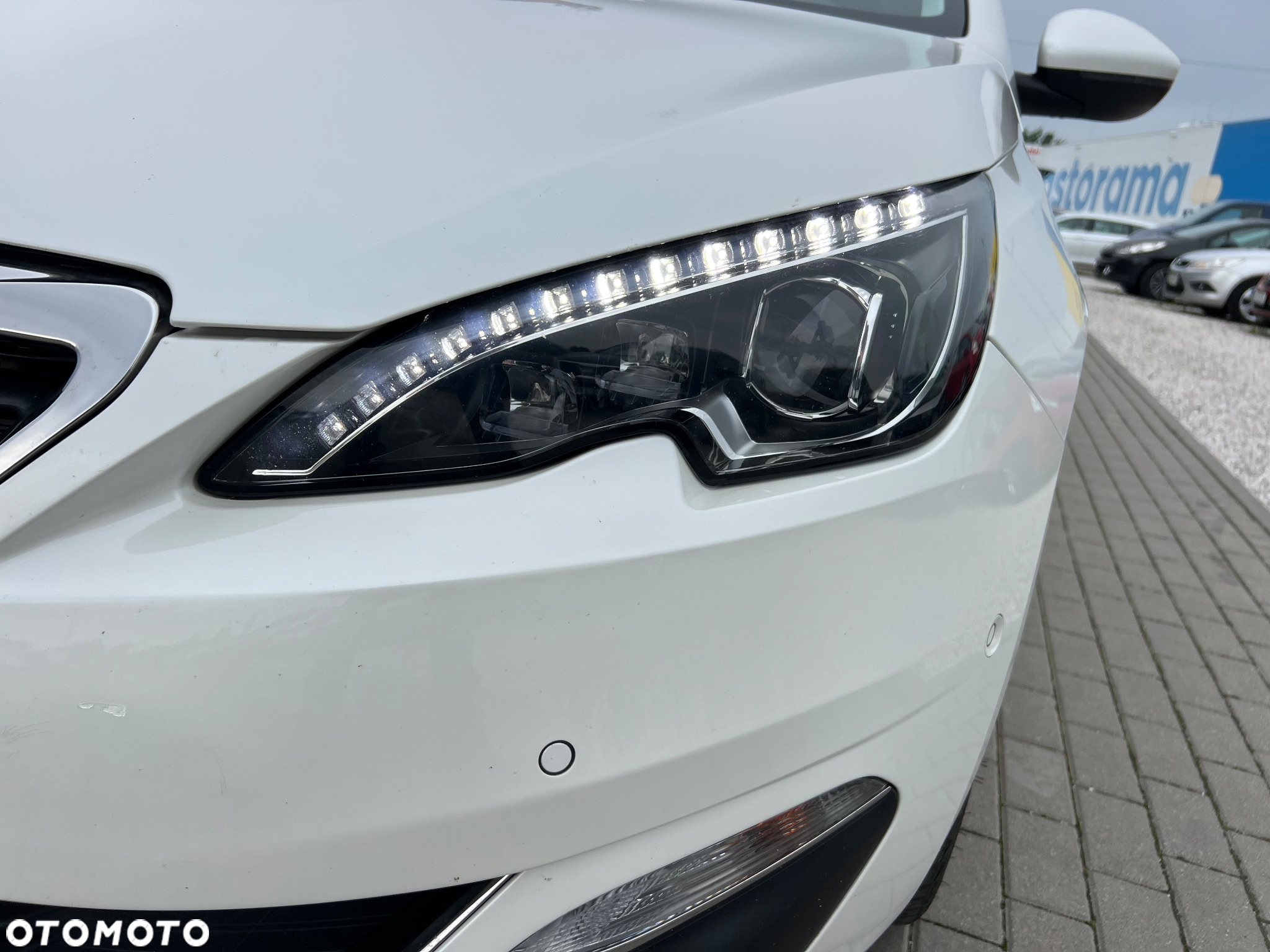 Peugeot 308 SW BlueHDi 150 EAT6 Stop & Start Business-Line - 4