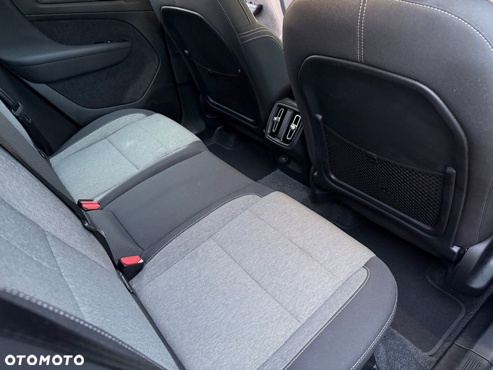 Volvo XC 40 B4 B DKG Plus Dark - 32