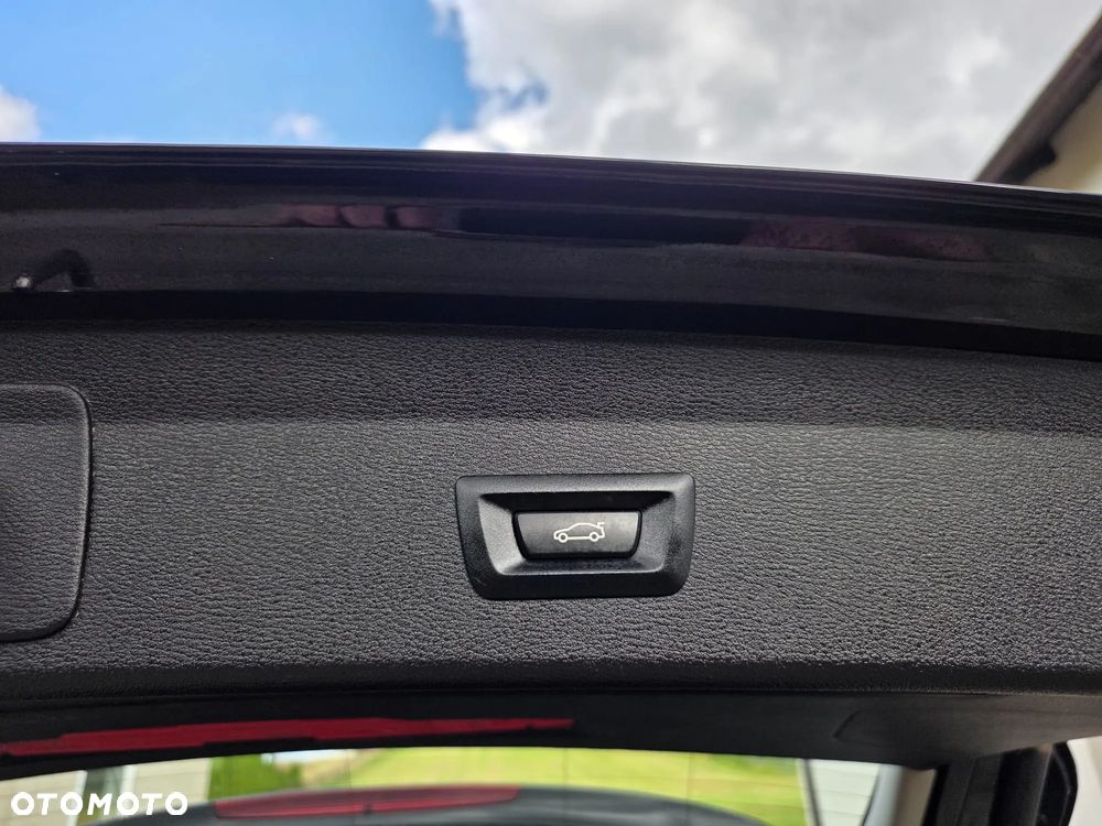 BMW X1 sDrive18i - 28