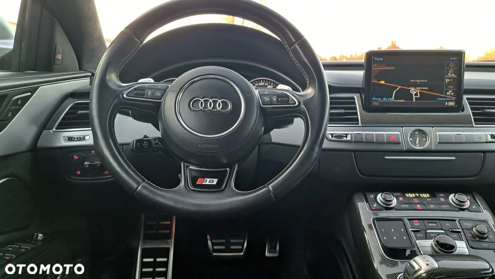 Audi S8 - 10