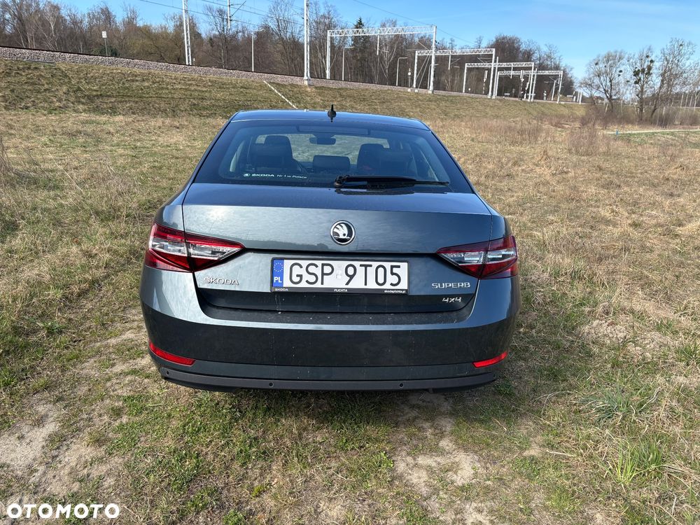 Skoda Superb 2.0 TDI 4x4 Style DSG - 4
