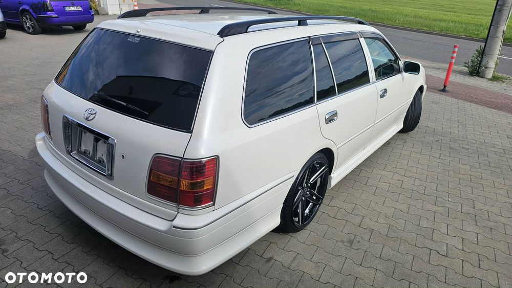 Toyota Crown - 12