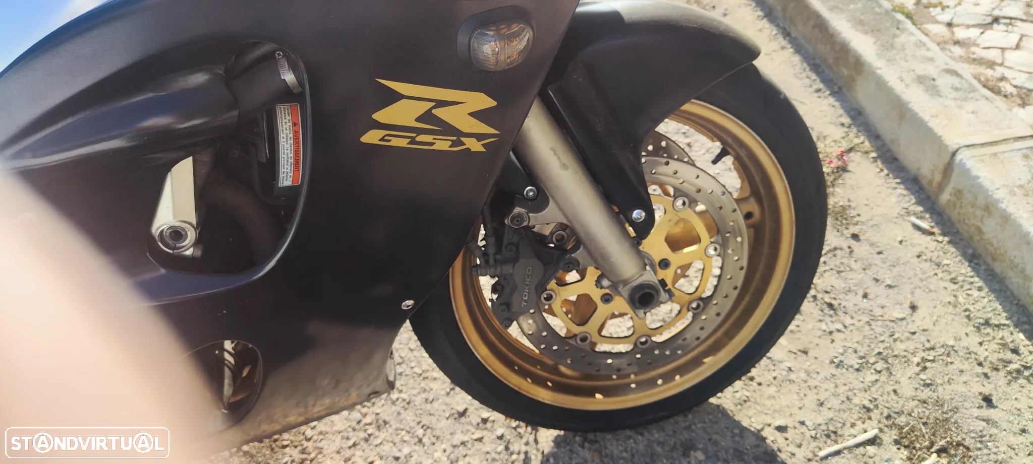 Suzuki GSX-R - 23