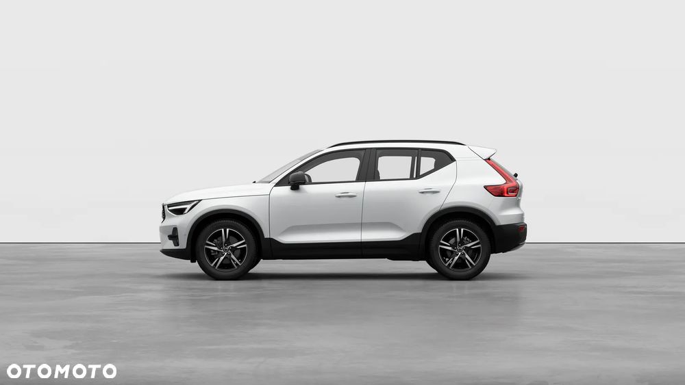 Volvo XC 40 B3 Plus Dark - 3