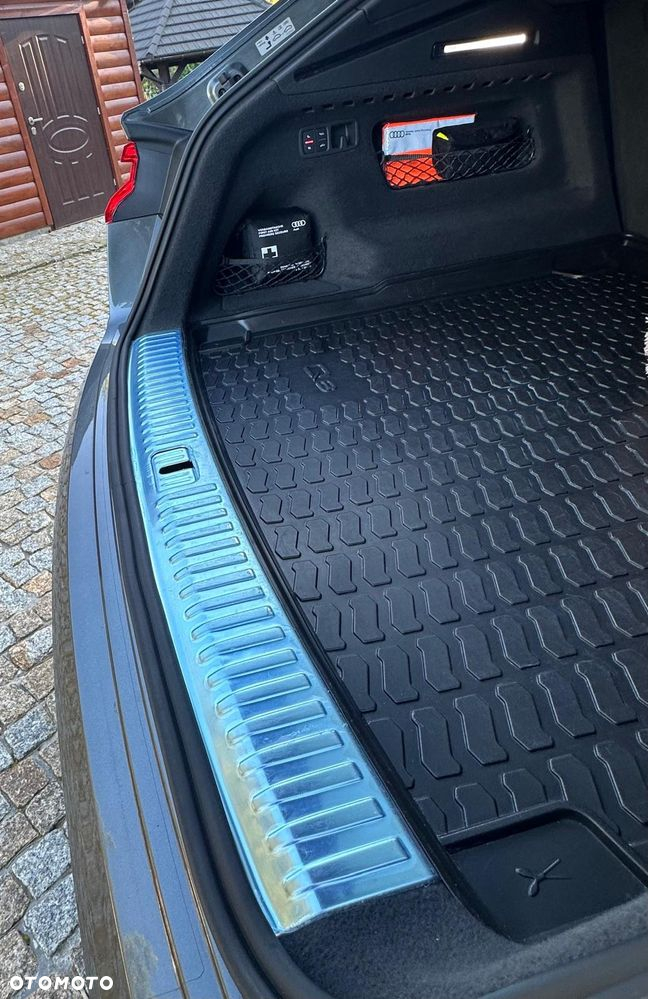 Audi RS Q8 - 12